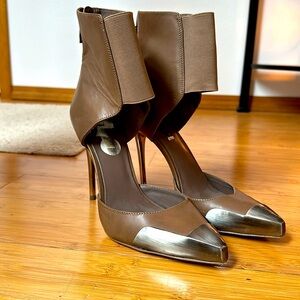 BCBG MAXAZRIA RUNWAY Vero Cuoio Heels Size 9